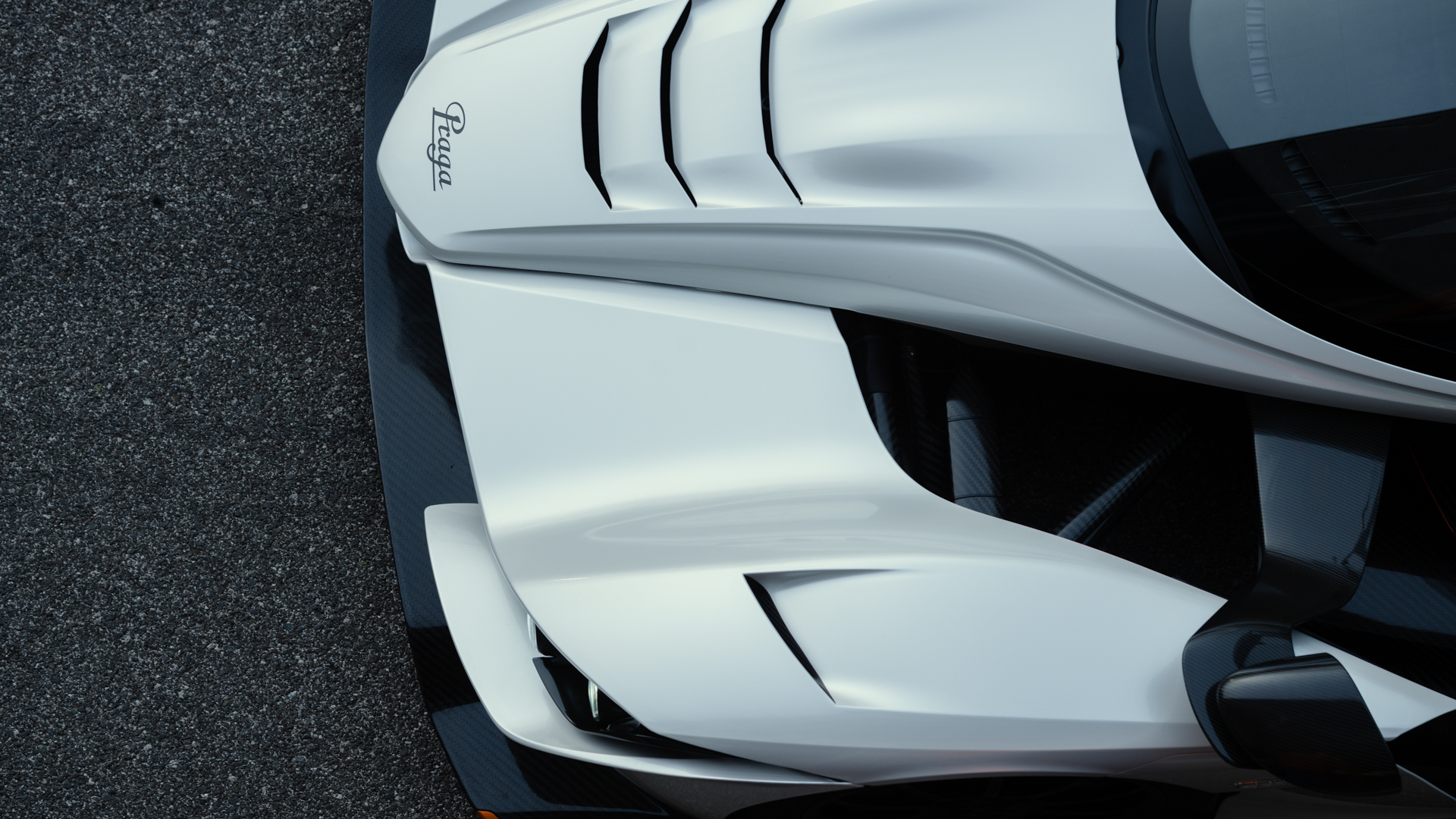 Top view of splitter, hood vents and NACA ducts