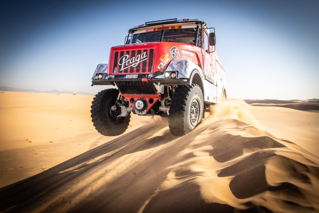 Instaforex Loprais Praga Team heads to Dakar 2021 with new strategy